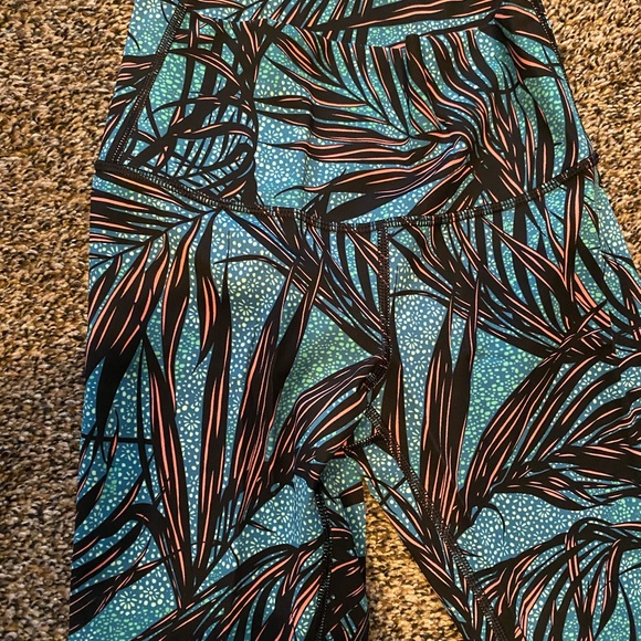 Lululemon leggings - Picture 4 of 4